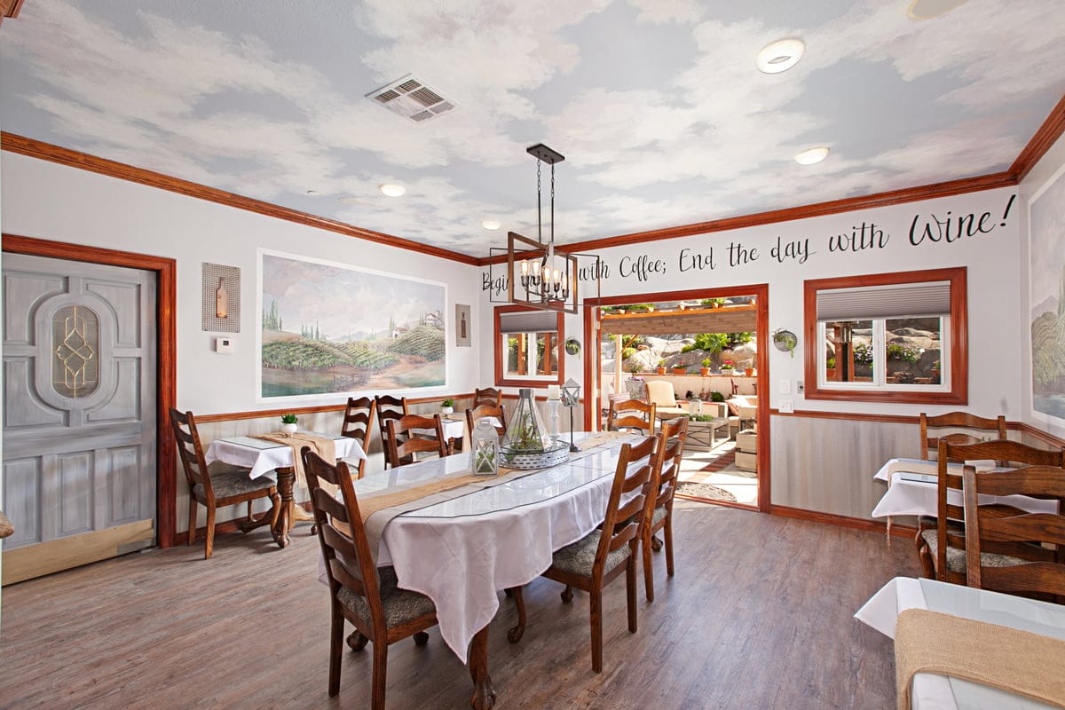 vineyard hills villa dining area