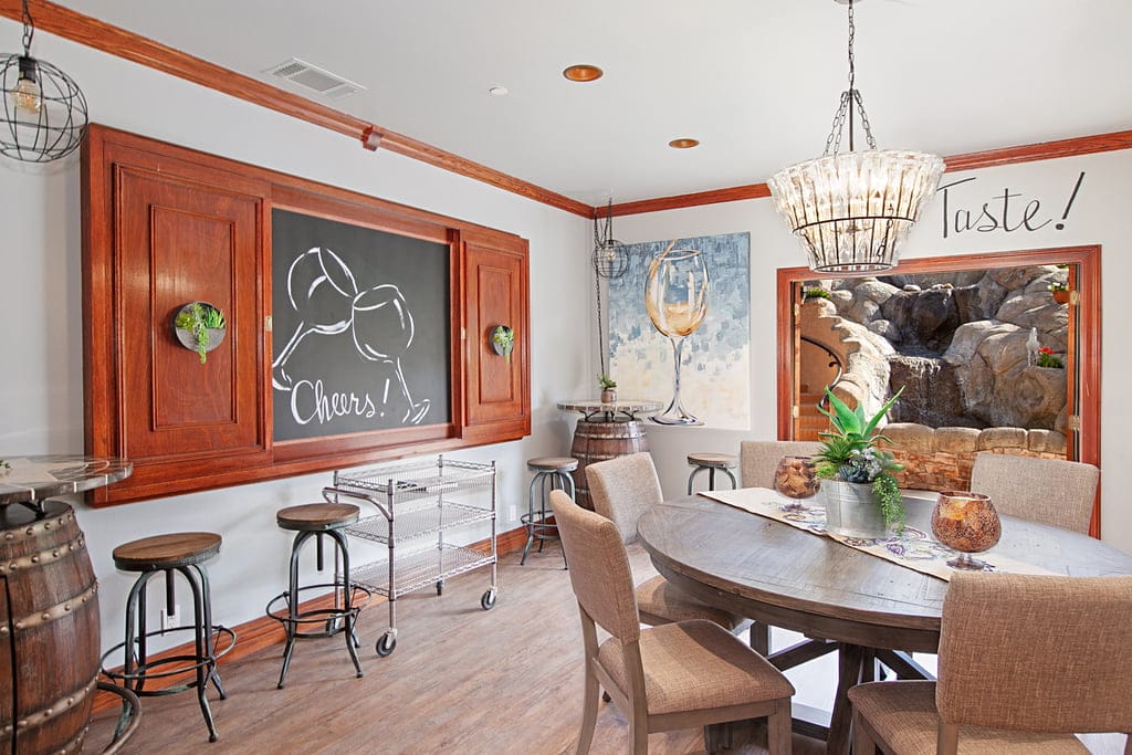 vineyard hills villa eating area