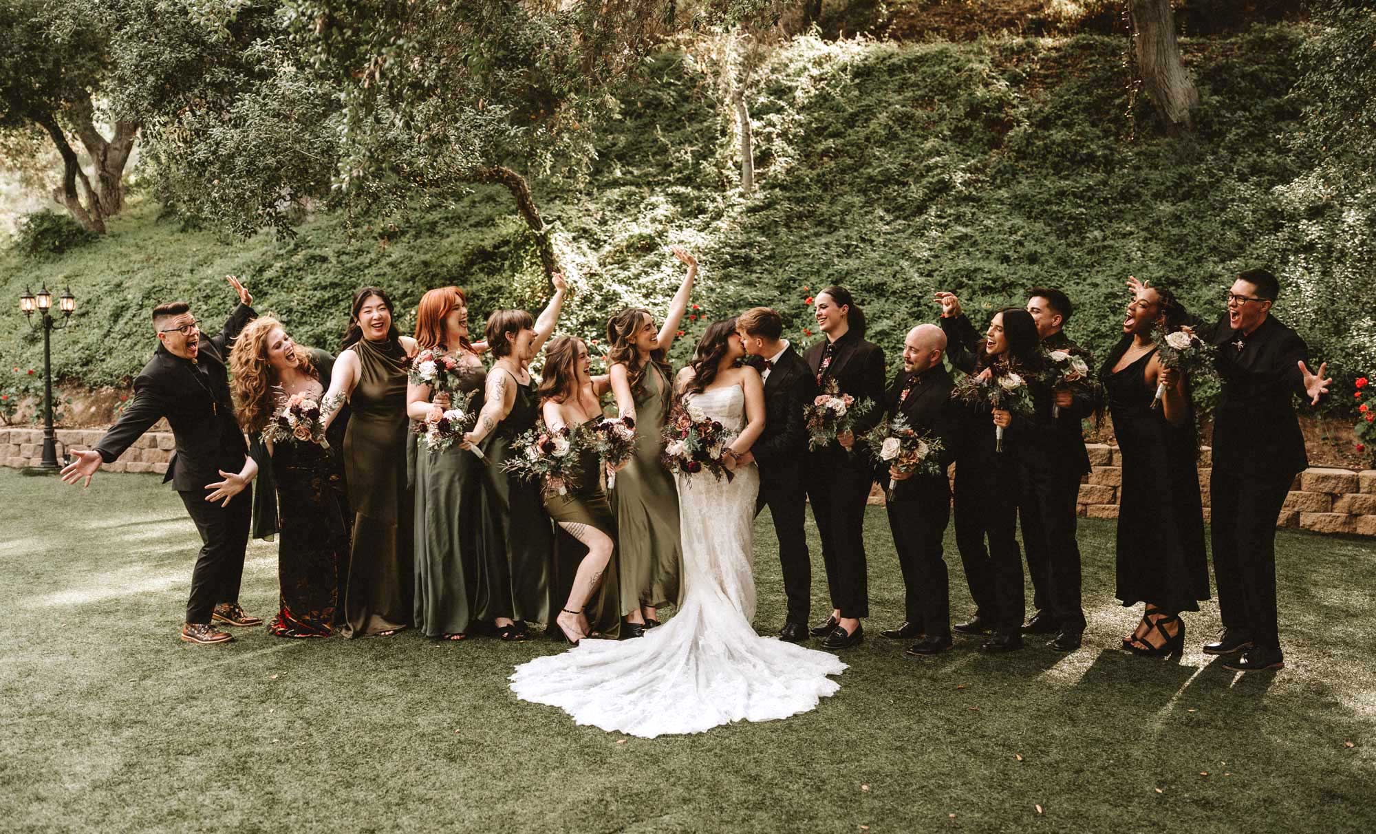 signature-wedding-party-in-grove-lighter